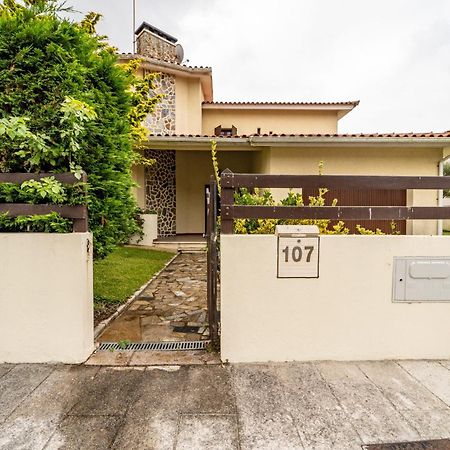 Amorosa Villa, 500M From The Beach By House And People מראה חיצוני תמונה