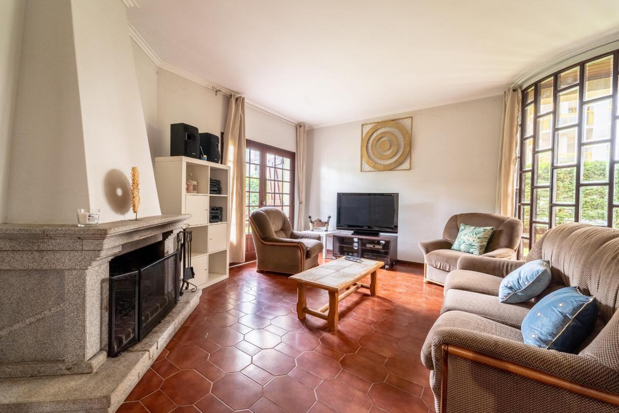 Amorosa Villa, 500M From The Beach By House And People מראה חיצוני תמונה